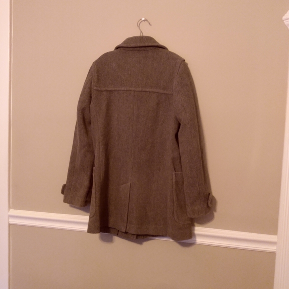 Thick gray wool winter pea coat from Banana Republic - Picture 9 of 10